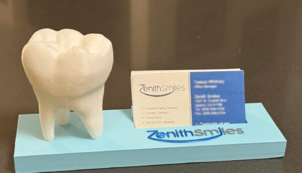 BUSINESS CARD HOLDER FOR DENTISTS
